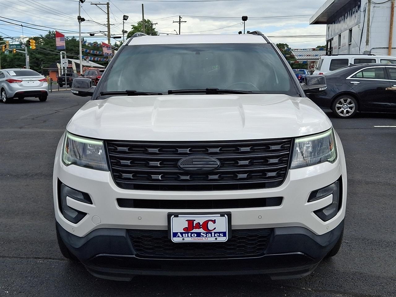 Used 2017 Ford Explorer - photo 2