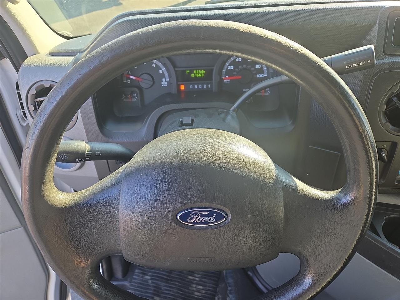 Used 2014 Ford E-150 - photo 20