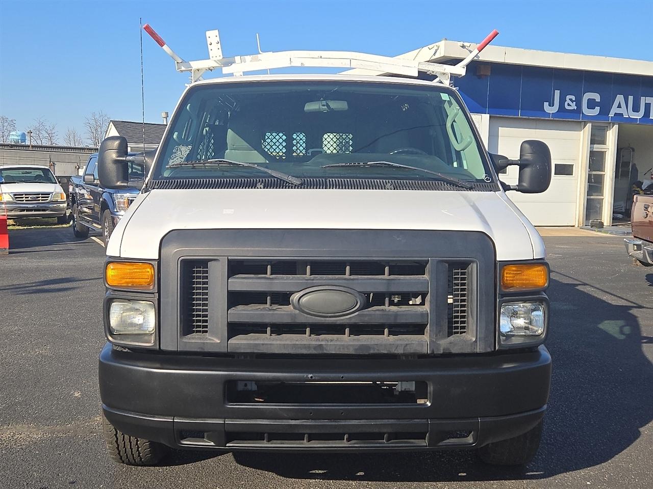 Used 2014 Ford E-150 - photo 5