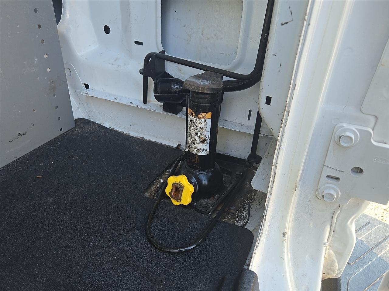Used 2014 Ford E-150 - photo 31