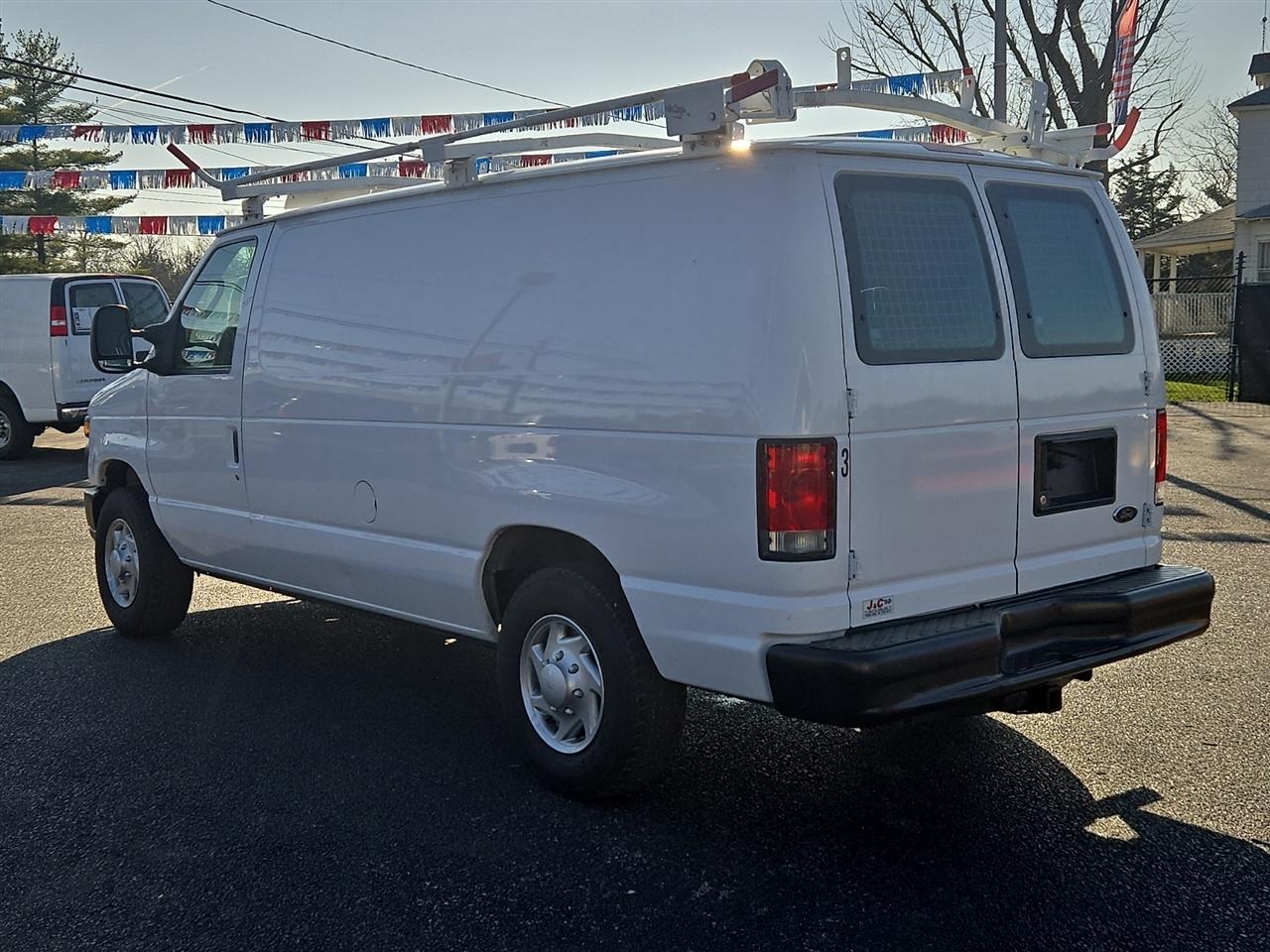 Used 2014 Ford E-150 - photo 7
