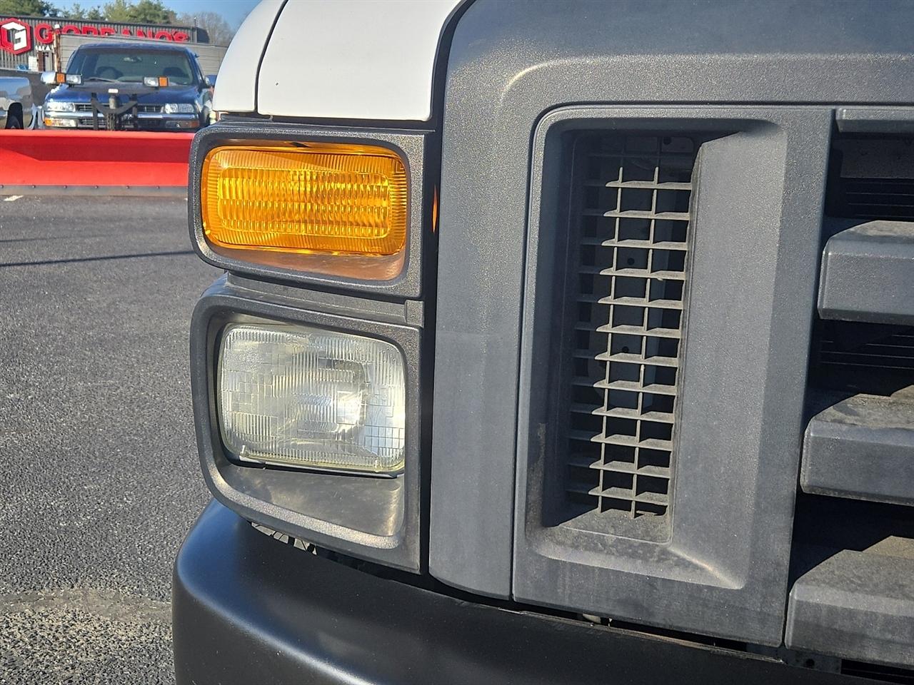 Used 2014 Ford E-150 - photo 11