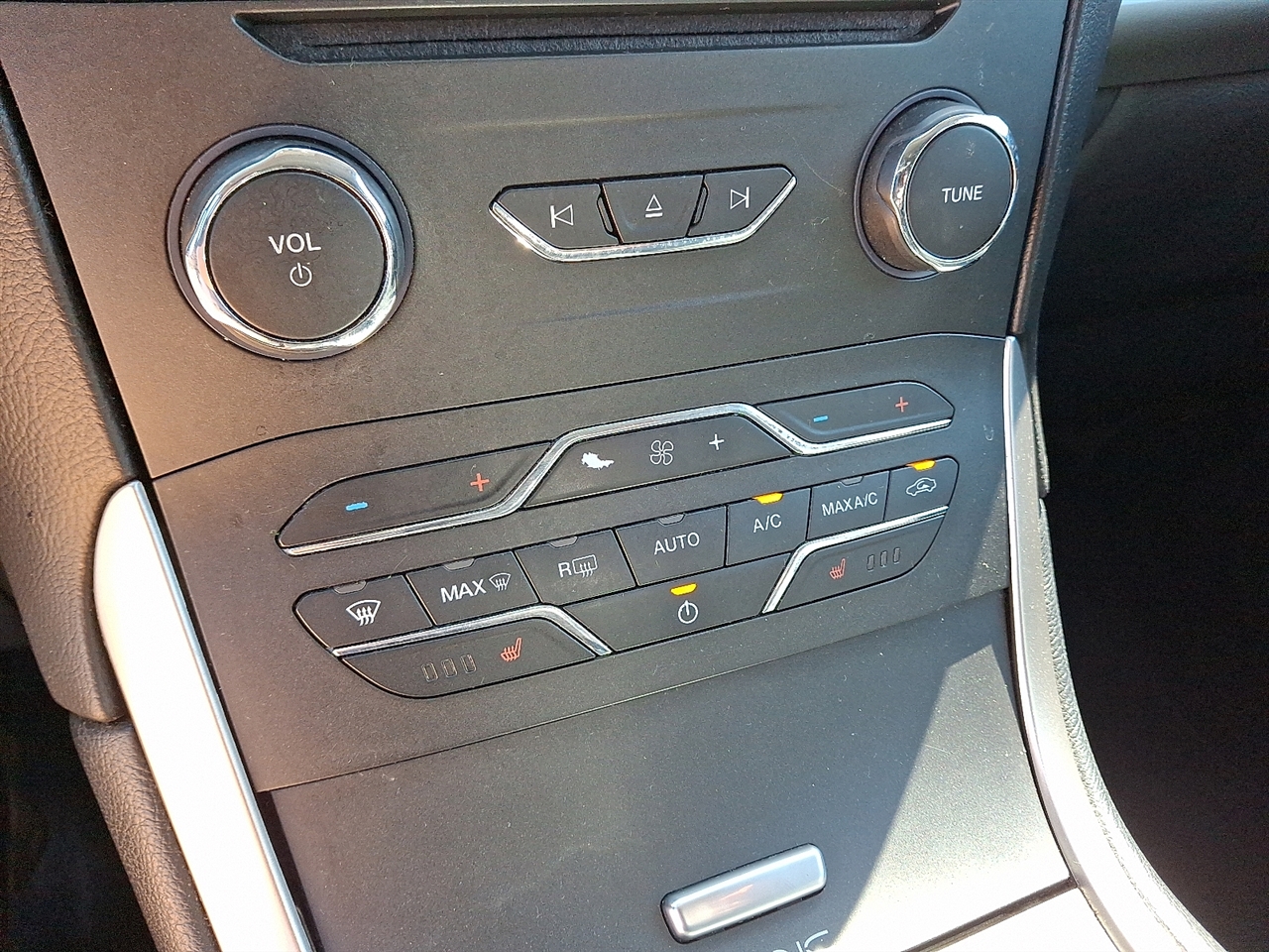 Used 2017 Ford Edge - photo 17