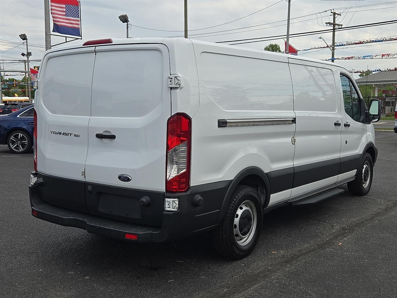 Used 2017 Ford Transit 150 - photo 2