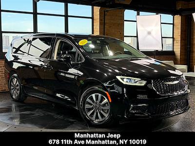 Used 2024 Chrysler Pacifica Select Minivan for sale #MURR156566 - photo 1