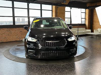 Used 2024 Chrysler Pacifica Select Minivan for sale #MURR156566 - photo 2