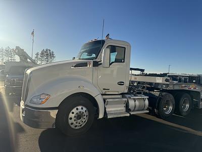 Used 2015 Kenworth T680 Semi Truck for sale #8FJ424226 - photo 2