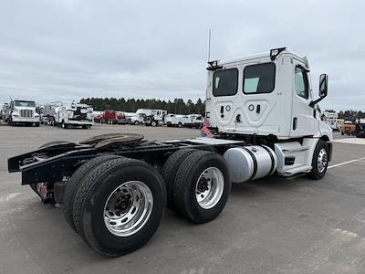 Used 2021 Freightliner Cascadia Semi Truck for sale #MSMT4887 - photo 2