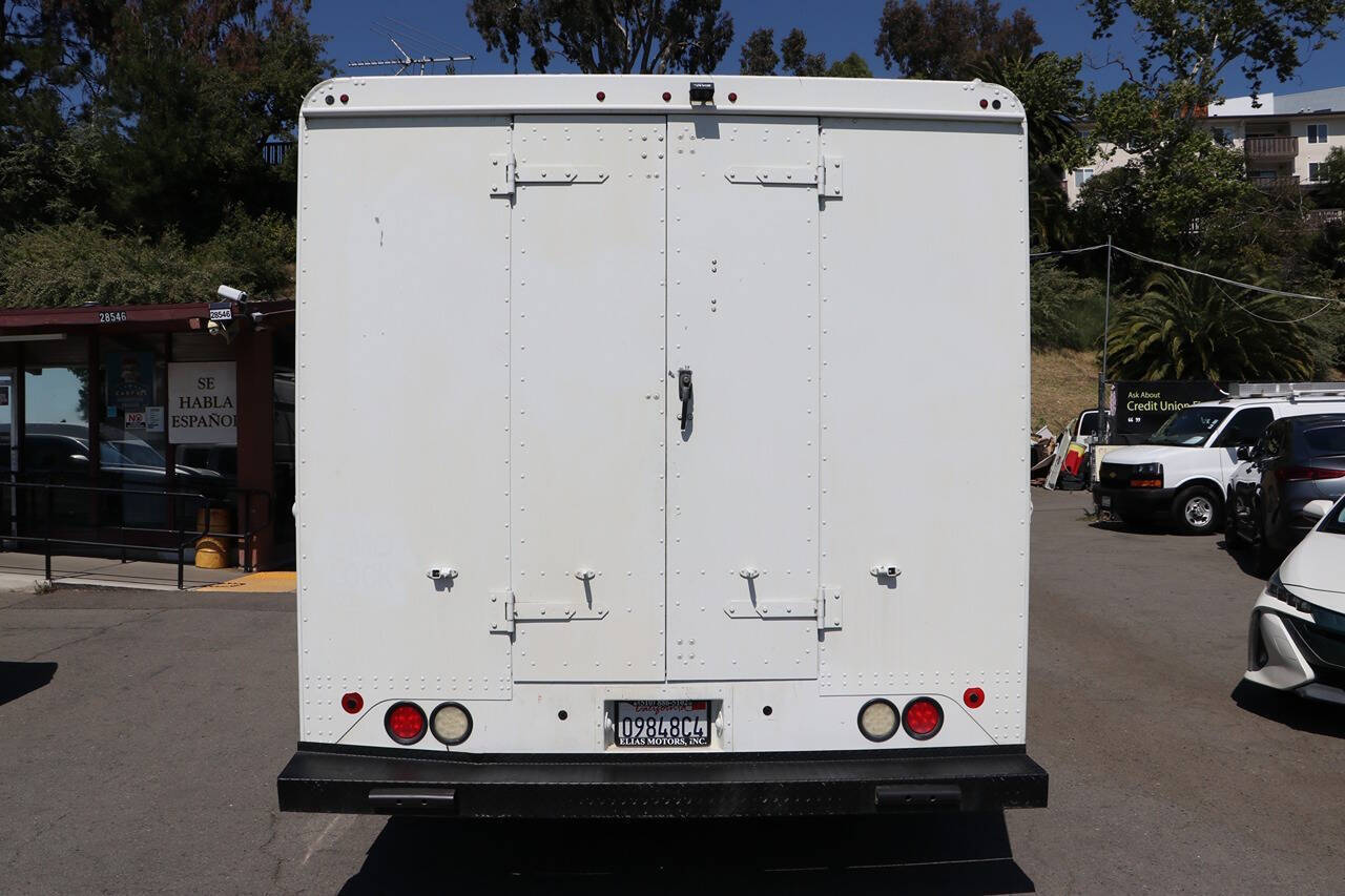 Used 2016 Ford E-350 - photo 9
