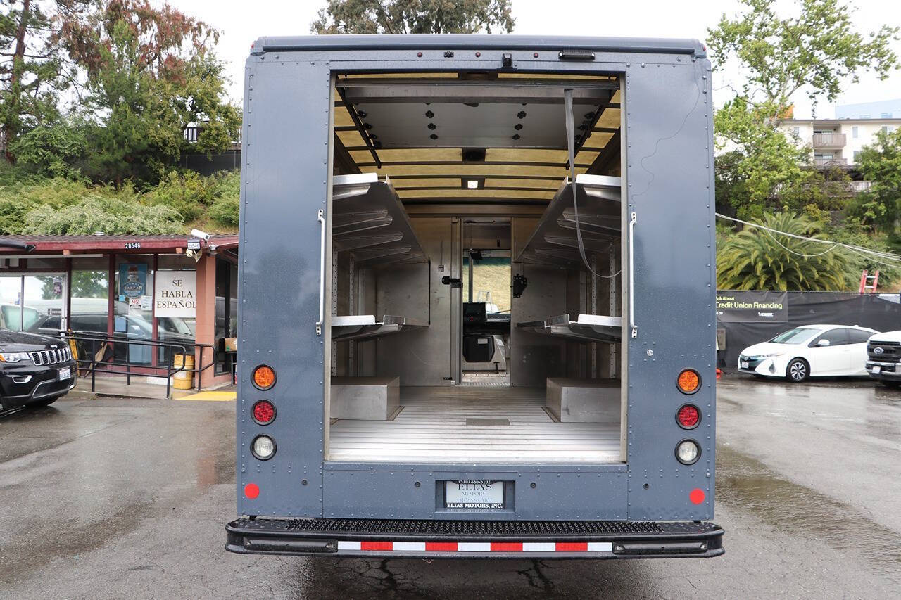 Used 2019 Ford E-450 - photo 12