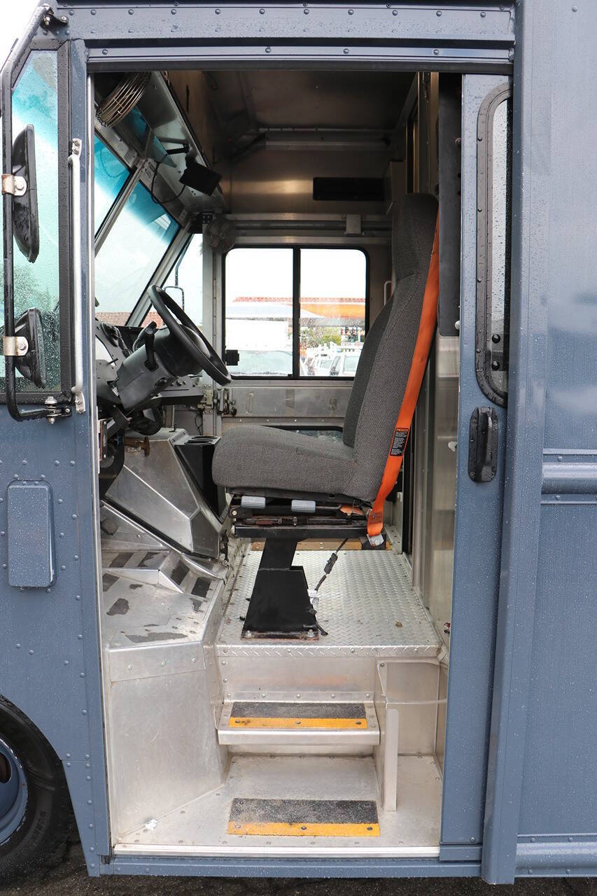 Used 2019 Ford E-450 - photo 14