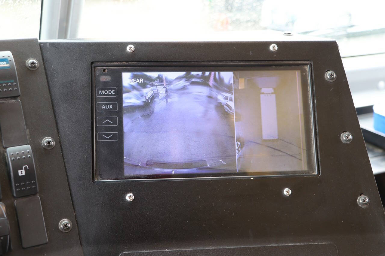 Used 2019 Ford E-450 - photo 18