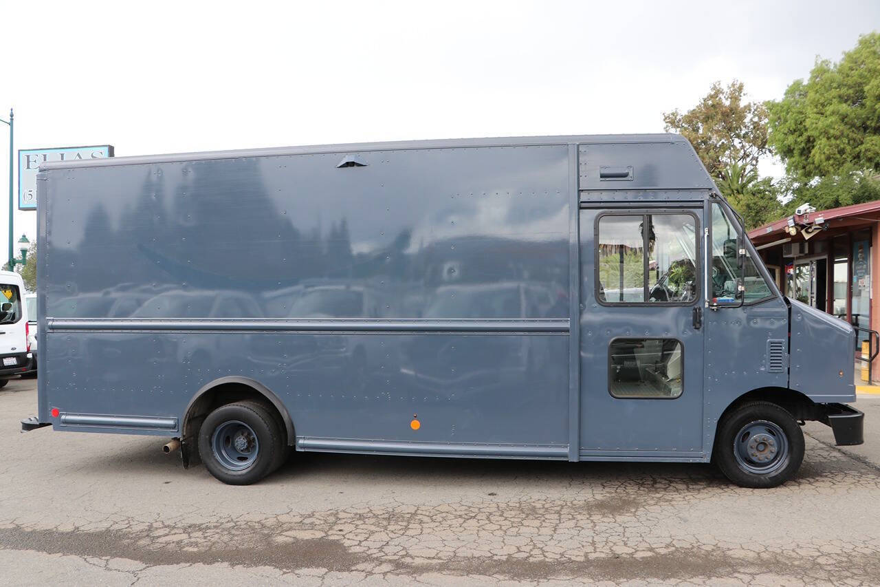 Used 2019 Ford E-450 - photo 6