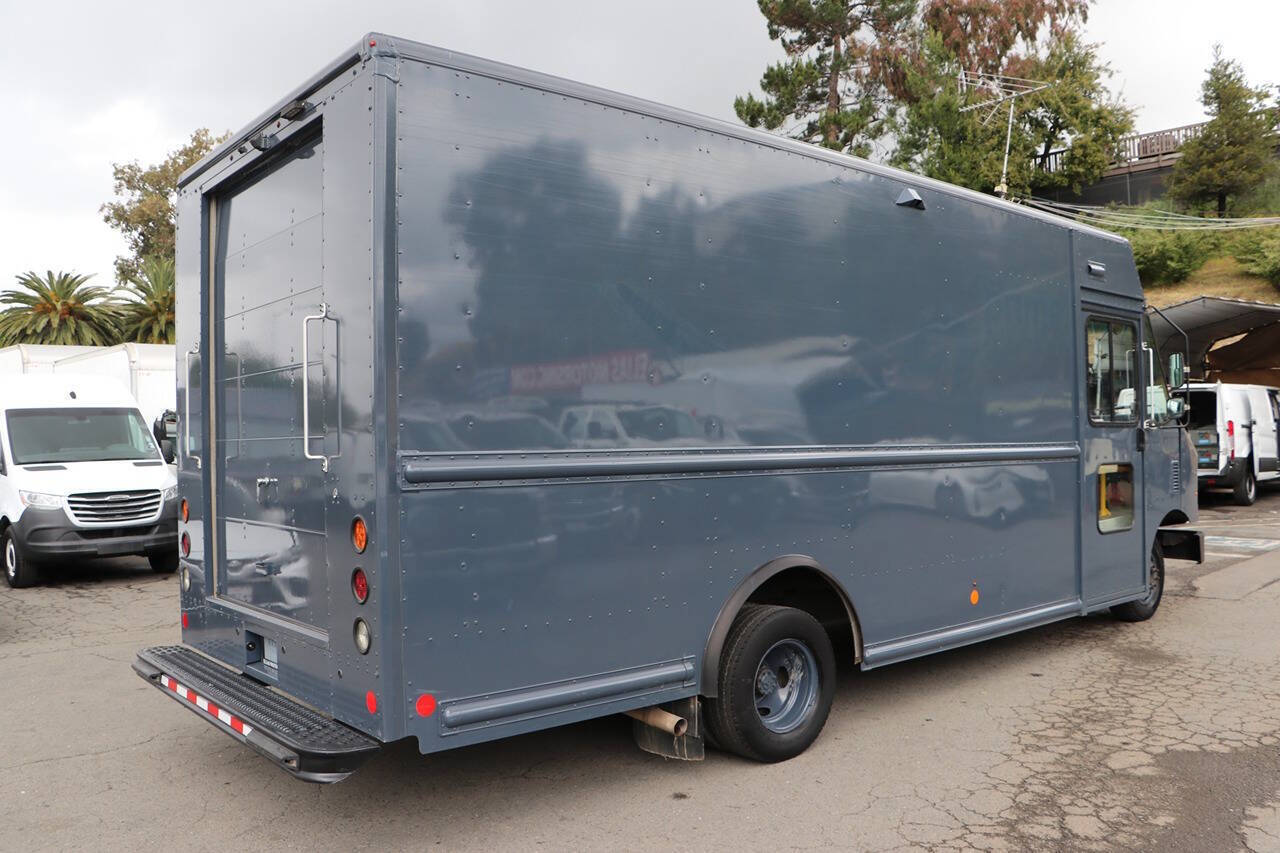 Used 2019 Ford E-450 - photo 7