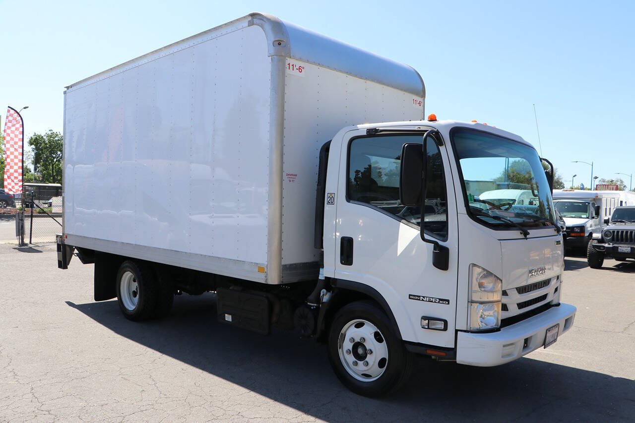 Used 2021 Isuzu NPR-XD - photo 3