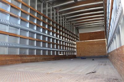 Used 2020 International MV Box Truck for sale #866595 - photo 2