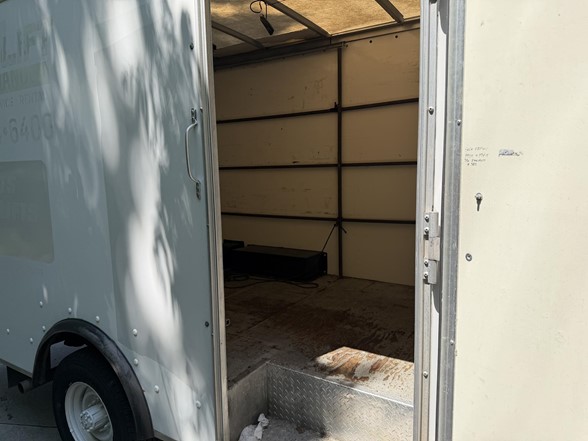 Used 2016 Ford E-350 - photo 10