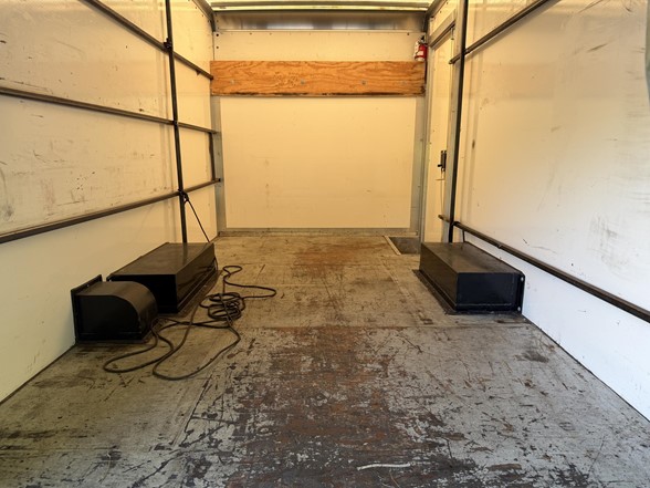 Used 2016 Ford E-350 - photo 8
