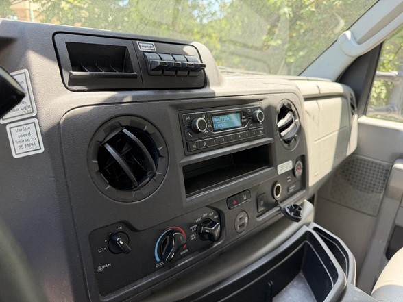 Used 2022 Ford E-350 - photo 15