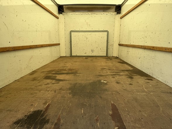 Used 2022 Ford E-350 - photo 8