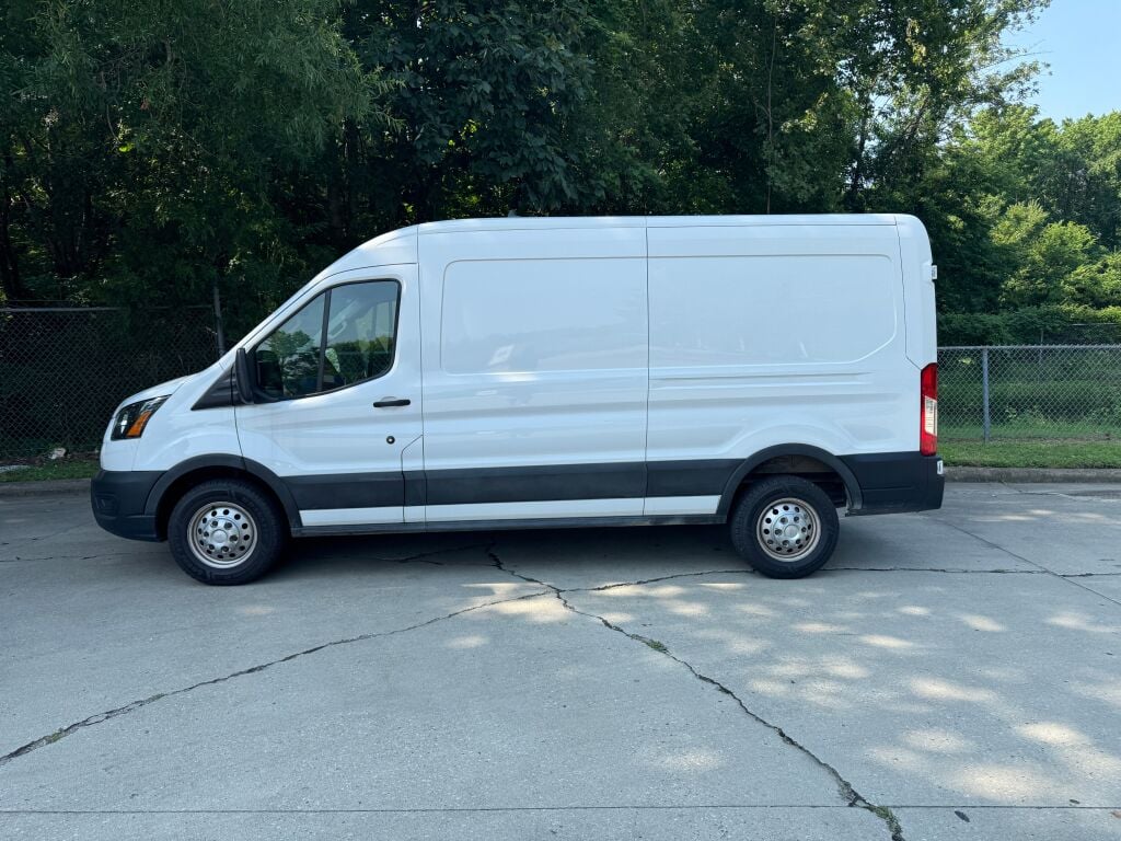 Used 2023 Ford Transit 250 - photo 5