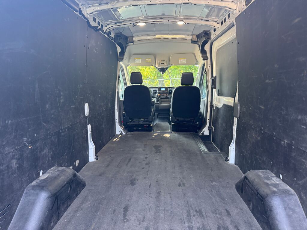 Used 2023 Ford Transit 250 - photo 8