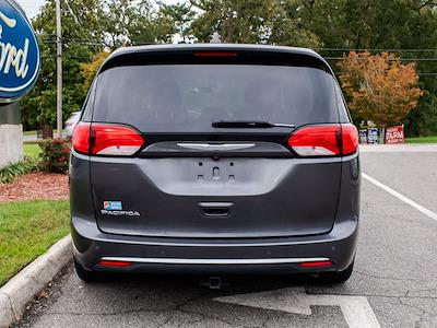 2018 Chrysler Pacifica FWD Minivan for sale #252303A - photo 2