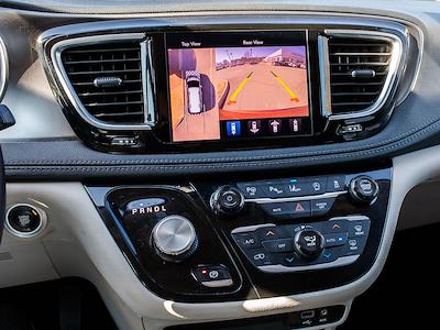 Used 2018 Chrysler Pacifica - photo 1