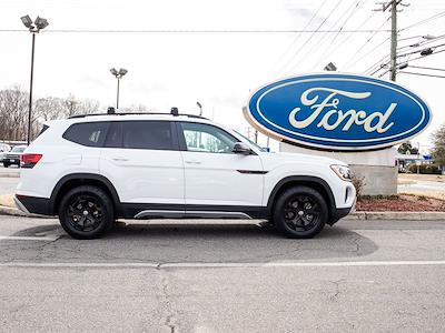 Used 2024 Volkswagen Atlas - photo 1