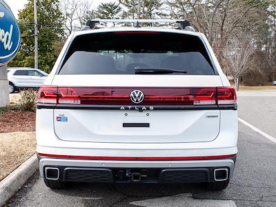 Used 2024 Volkswagen Atlas - photo 1