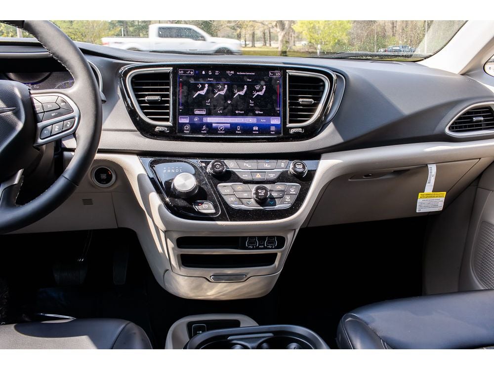 Used 2023 Chrysler Pacifica - photo 15