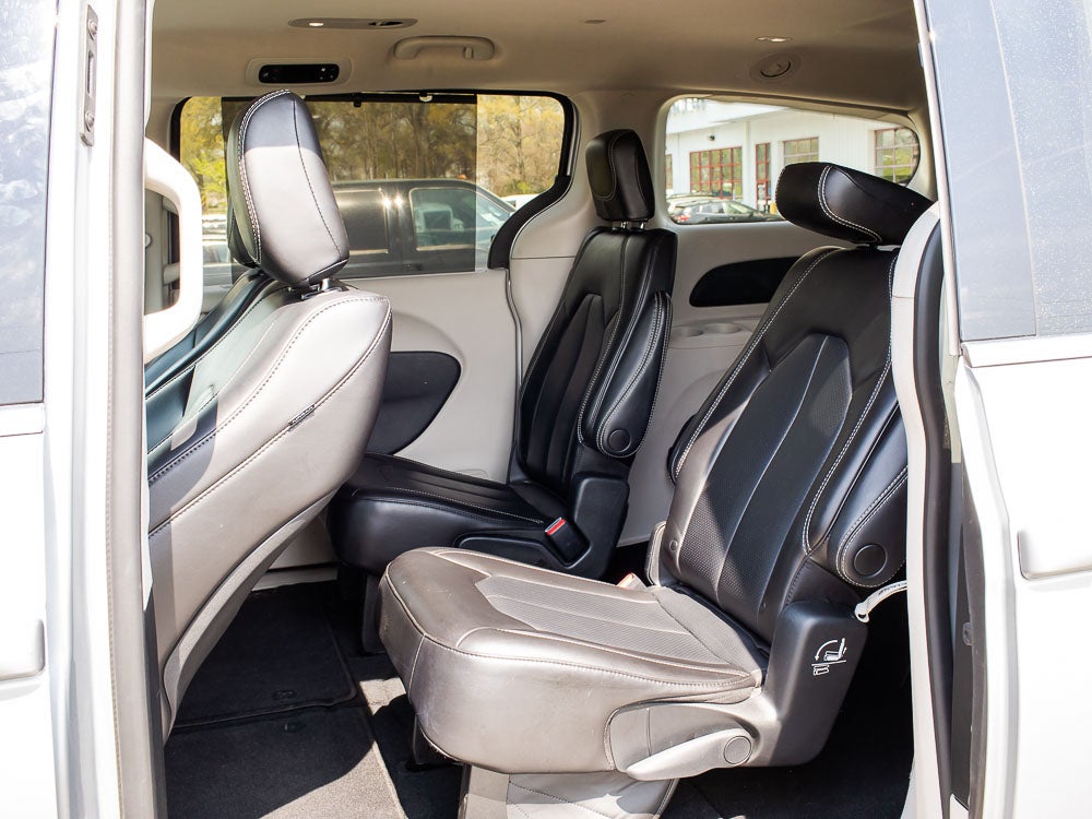 Used 2023 Chrysler Pacifica - photo 17
