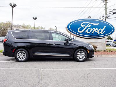 Used 2023 Chrysler Voyager - photo 1