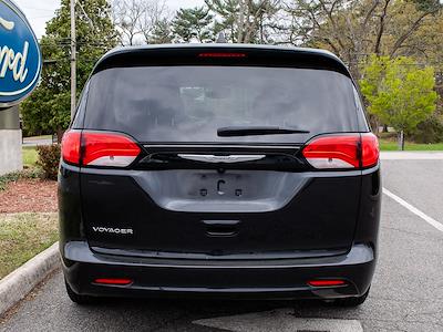 Used 2023 Chrysler Voyager - photo 1