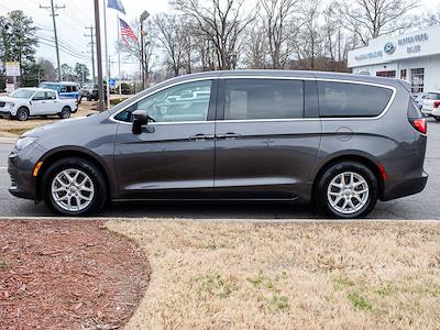 Used 2017 Chrysler Pacifica Touring Minivan for sale #D5T6735A - photo 2