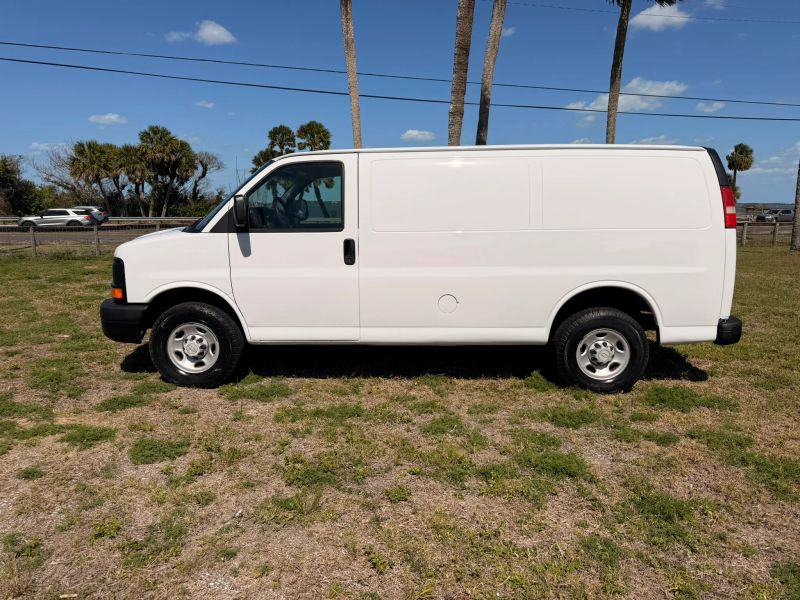 Used 2006 Chevrolet Express 2500 - photo 12