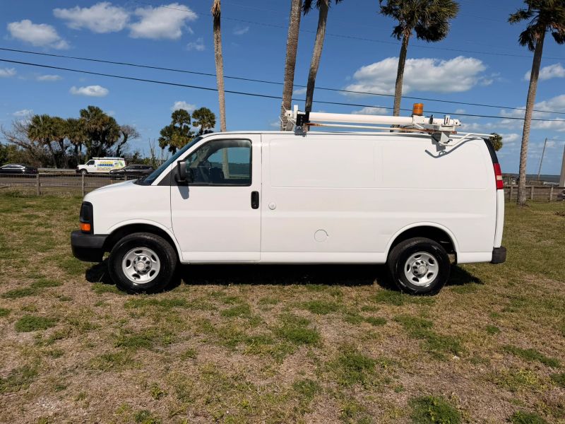 Used 2011 Chevrolet Express 2500 - photo 12