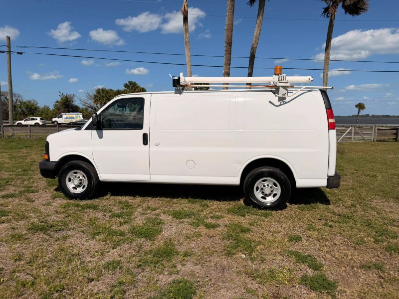 Used 2011 Chevrolet Express 2500 - photo 15