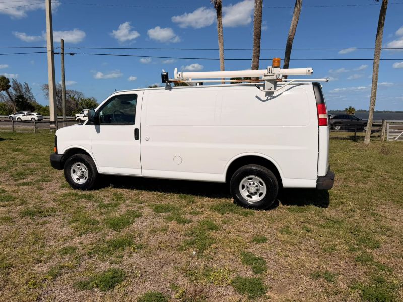 Used 2011 Chevrolet Express 2500 - photo 17