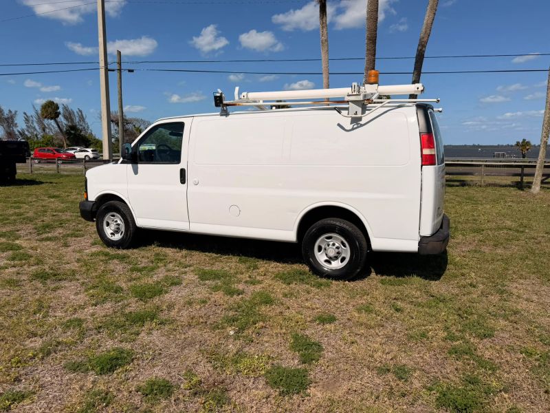 Used 2011 Chevrolet Express 2500 - photo 18