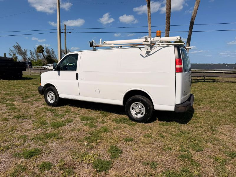Used 2011 Chevrolet Express 2500 - photo 19