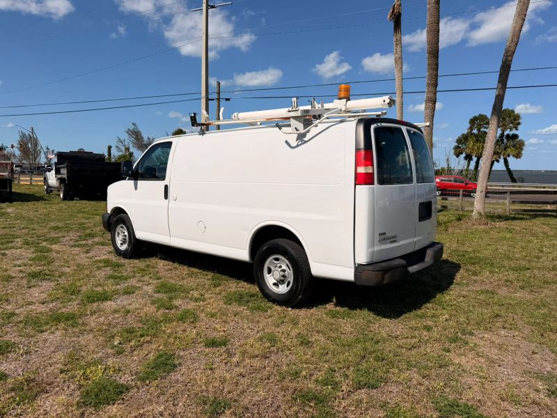 Used 2011 Chevrolet Express 2500 - photo 2