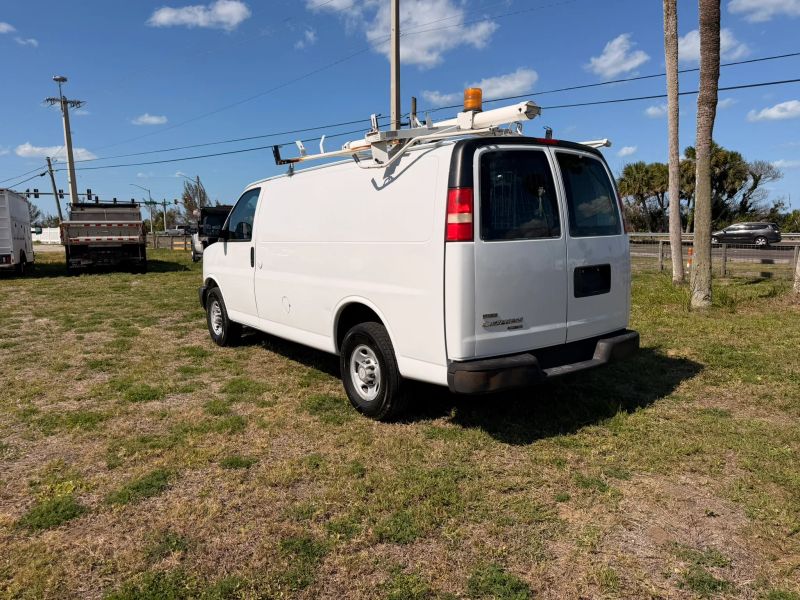 Used 2011 Chevrolet Express 2500 - photo 22