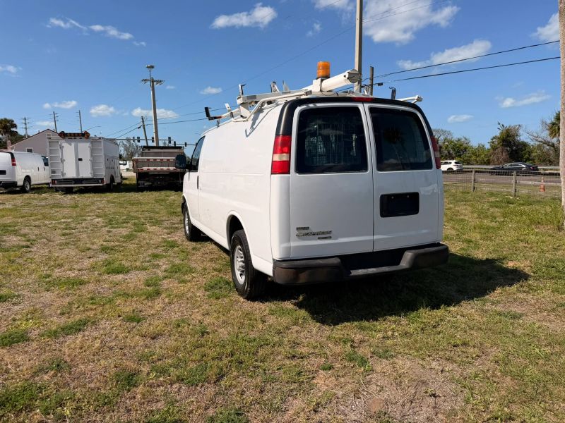 Used 2011 Chevrolet Express 2500 - photo 24