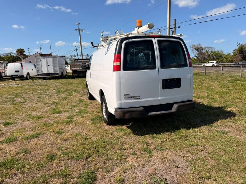 Used 2011 Chevrolet Express 2500 - photo 25