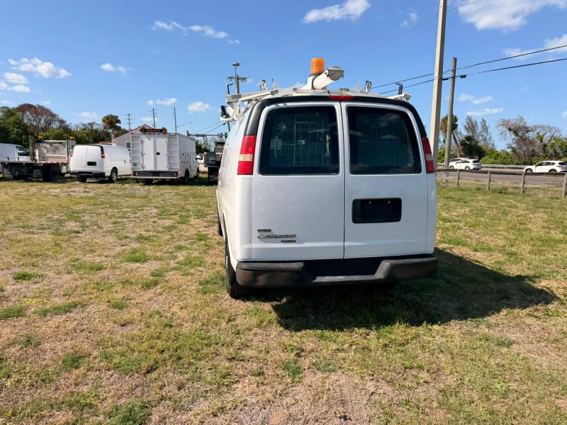Used 2011 Chevrolet Express 2500 - photo 26