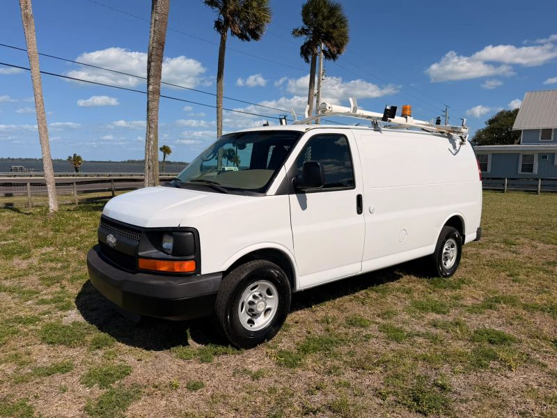 Used 2011 Chevrolet Express 2500 - photo 5