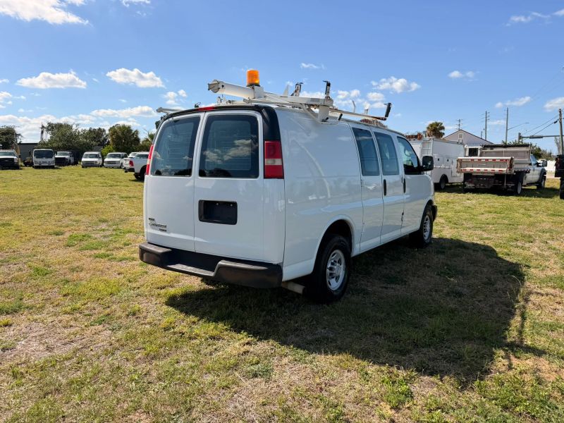 Used 2011 Chevrolet Express 2500 - photo 33