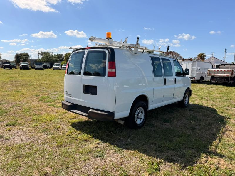 Used 2011 Chevrolet Express 2500 - photo 34