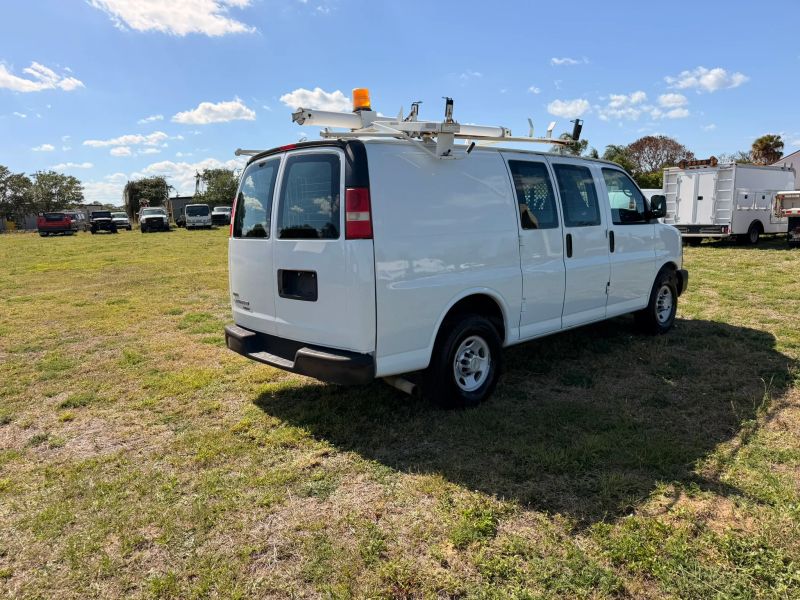 Used 2011 Chevrolet Express 2500 - photo 35